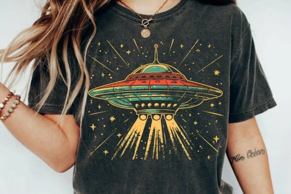 Download Vintage Retro UFO Flying Saucer Space Alien Sci-Fi T-Shirt Design Png - Premium Resources